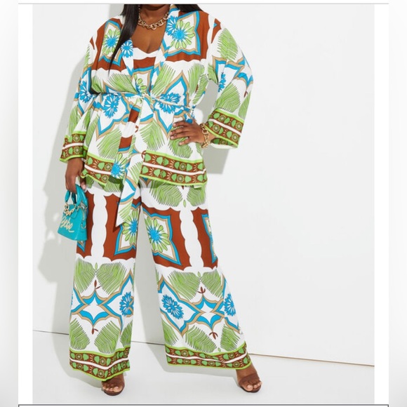 Beautiful print kimono and matching pants. Both pieces new and included!!! - Picture 4 of 4